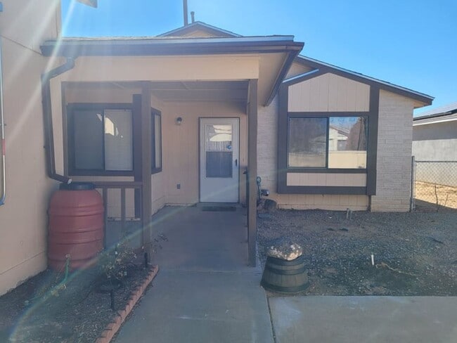 Building Photo - Charming 2 Bed, 1 Bath Home in Rio Rancho ...