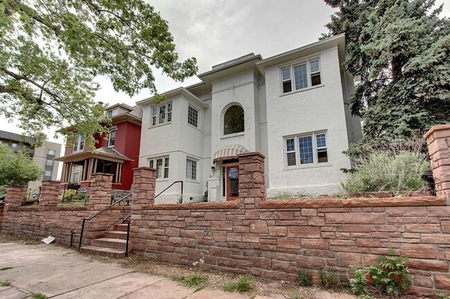 Photo - Spacious 1 Bed 1 Bath Denver Apartment in Capitol Hill! Available August! Unit 4