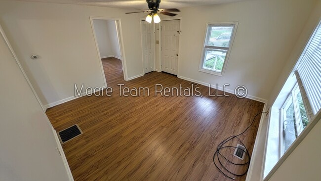 Photo - 818 3rd Ave W