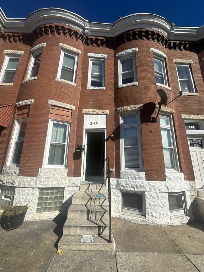 Beautiful Three-Bedroom House in Baltimore - Beautiful Three-Bedroom House in Baltimore