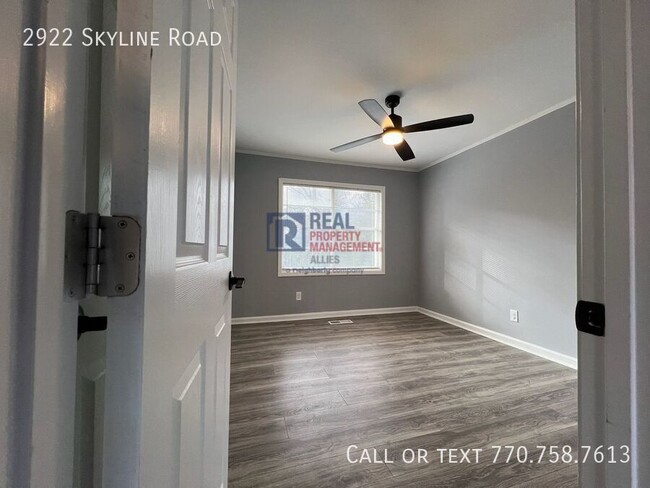 Photo - 2922 Skyline Rd