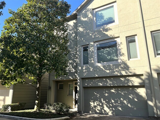 Photo - 4338 Center St