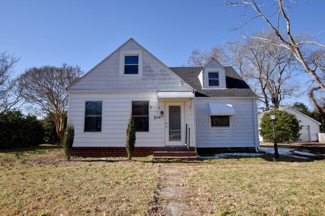 Building Photo - 11 Roberts Ct W