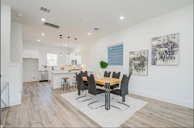 Photo - 6730 Peerless St Unit D