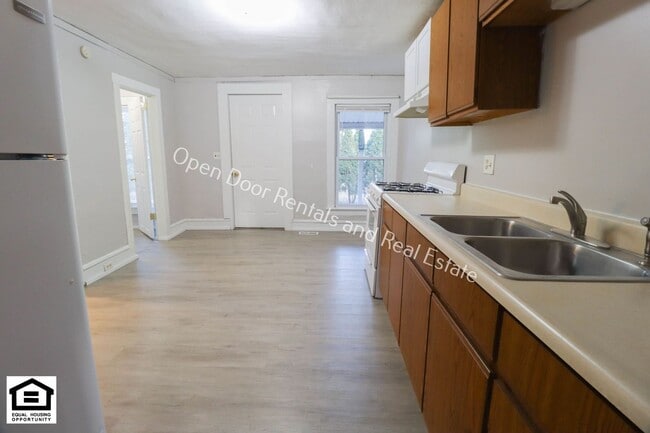 Photo - 121-123 S State St Unit 121 S State St