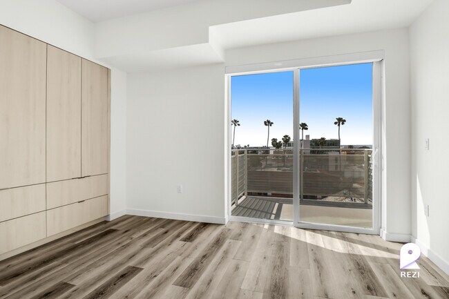 Photo - 1530 Cassil Pl Unit 526