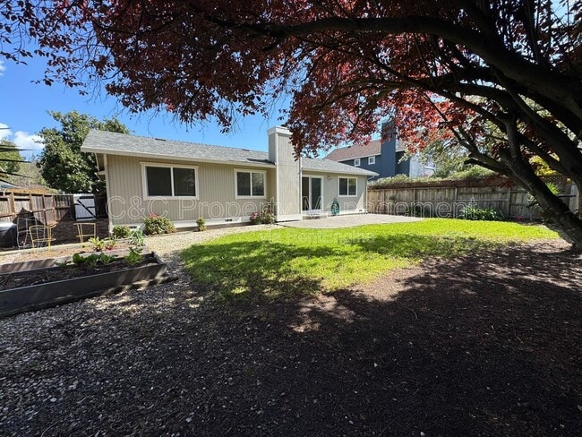 1663 Calle Ranchero Dr