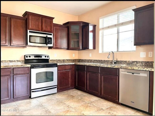 Photo - 2850 S Brett St