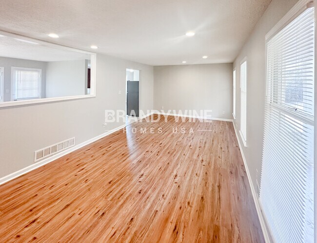 Photo - 4060 W Stubbs Rd