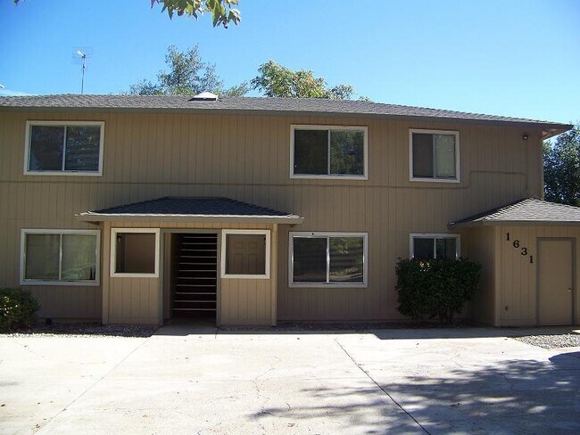 1631 Bramble Pl Unidad 4