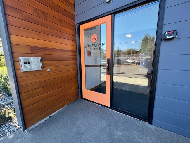 Photo - Midtown Studio - Blocks to Downtown Unit 103