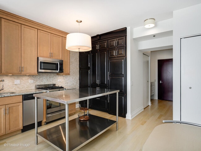 Photo - 33 W Ontario St Unit 57G