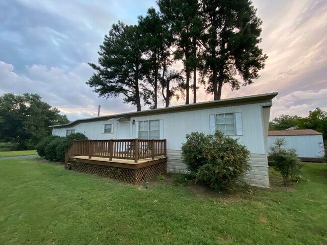 Building Photo - 5748 Park Rd Rental