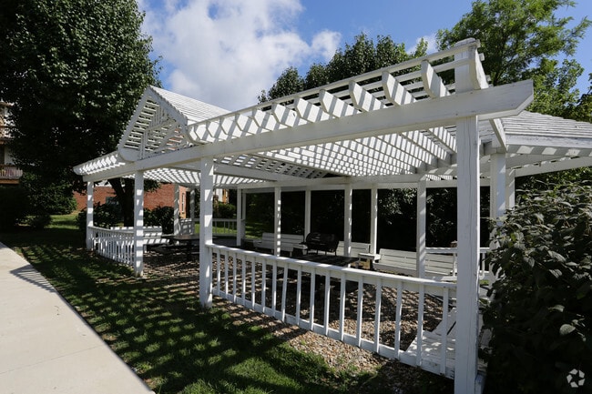 Photo - Knobs Pointe Apartments