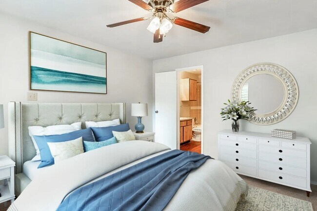 Photo - Save on Move-In | Gift Card Incentive! Unidad ECK
