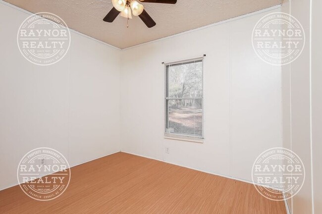 Photo - 756 Cooke Rd