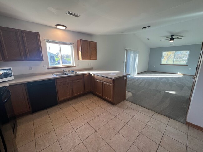 Photo - 450 Skare Rd