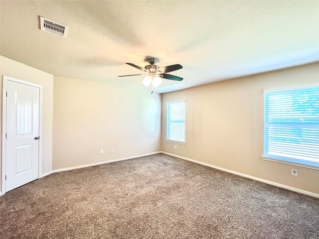 Photo - 28806 Innes Park Pl