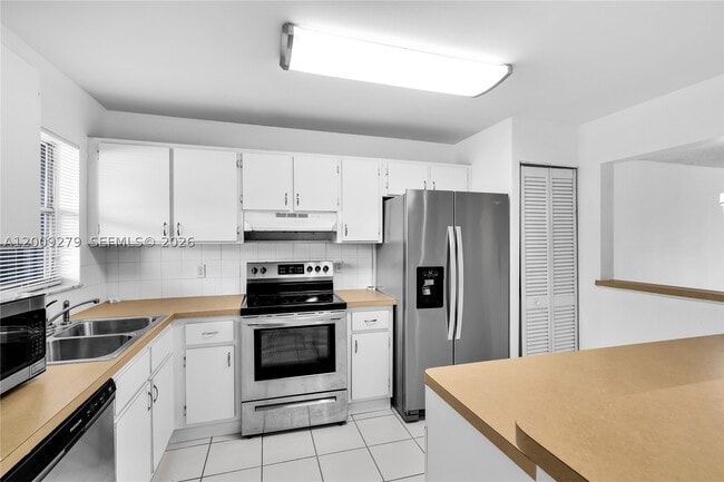 Building Photo - 8513 Old Country 415 Unit 415