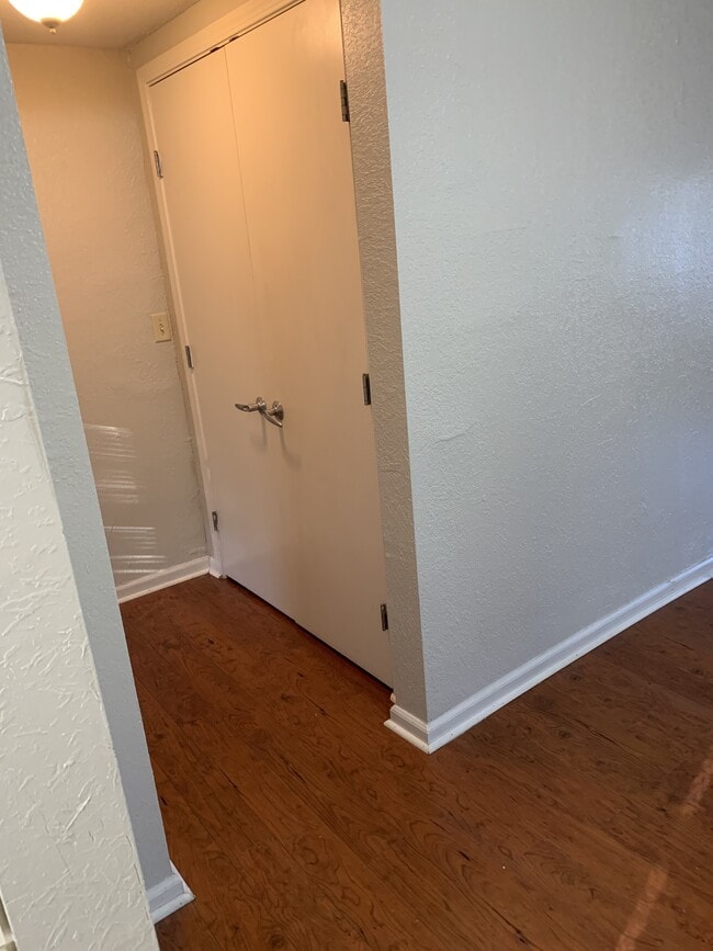 Photo - Mullen Court Apartments