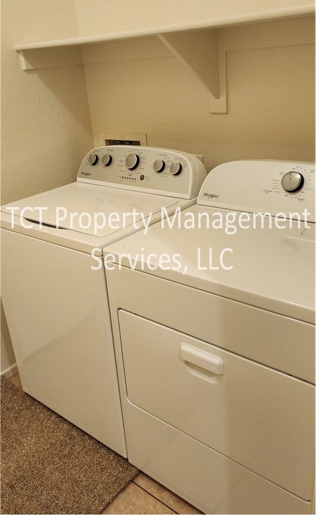 Photo - Beautiful 3 Bedroom Townhome Gated Gilbert Community!