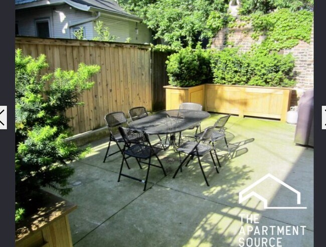 Photo - 1356 W Carmen Ave Unit 3
