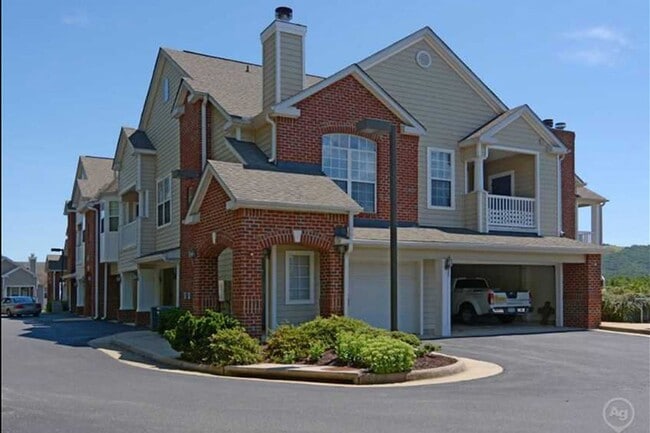 Carriage Hill Apartments