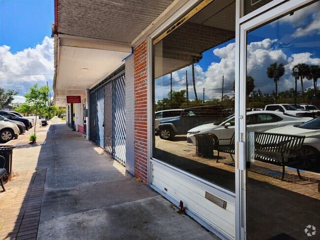 Building Photo - 111 1/2 E Green St Rental