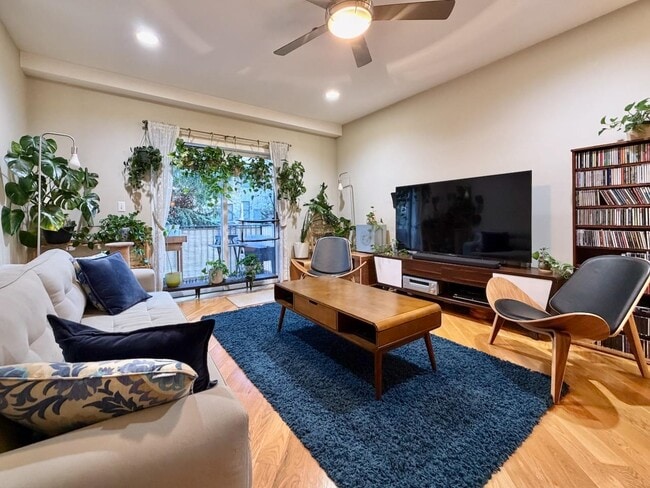 Building Photo - 83 Monroe St Unit 2C