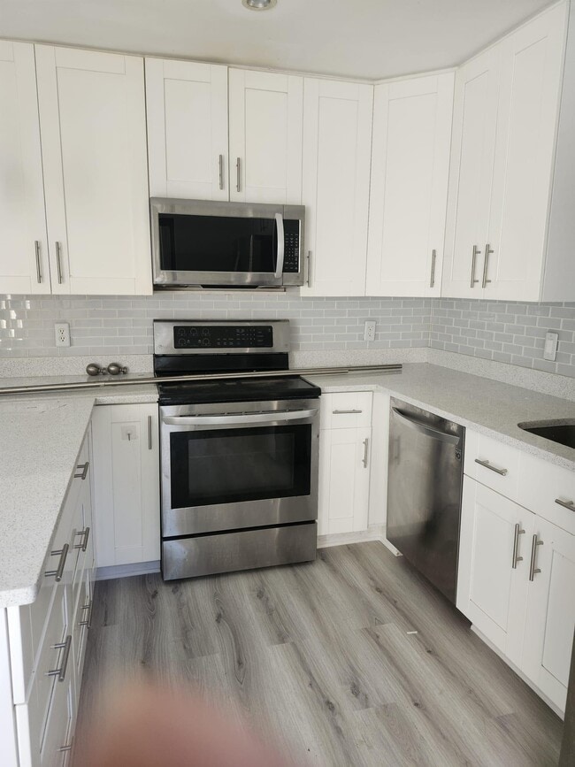 Photo - 7519 Courtyard E Run