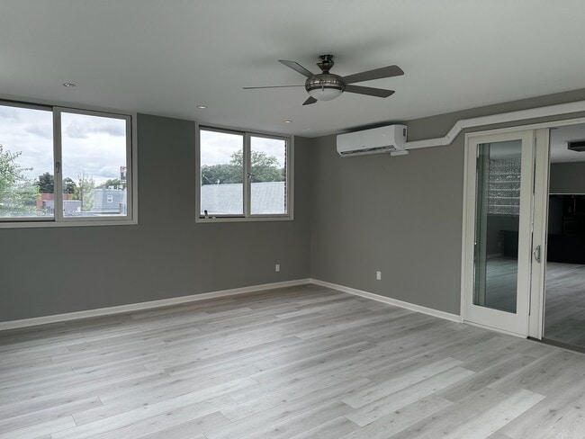 Terraza acristalada - 615 W 9 Mile Rd Unidad Ferndale Penthouse