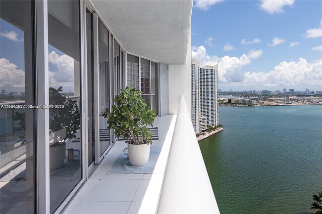 Building Photo - 465 Brickell Ave Unit 2705