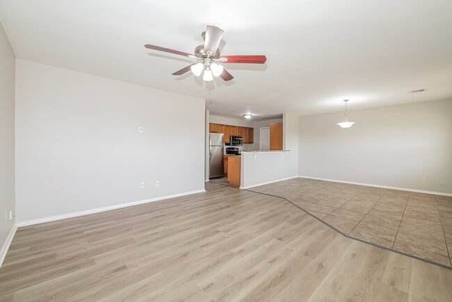 Photo - 1933 Creekridge Dr