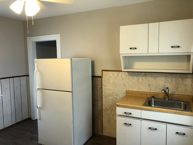 Photo - 1579 E 32nd St Unit Up