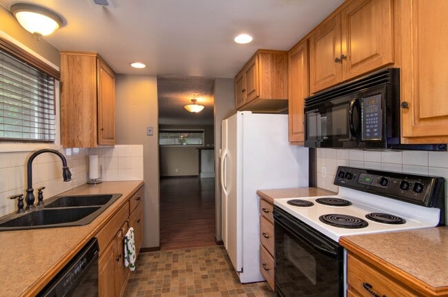 Photo - South Hill cute 2 Bed 1 Bath rancher with ...