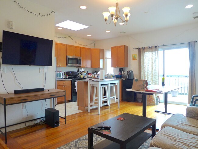 Building Photo - 4 Fisher Ave