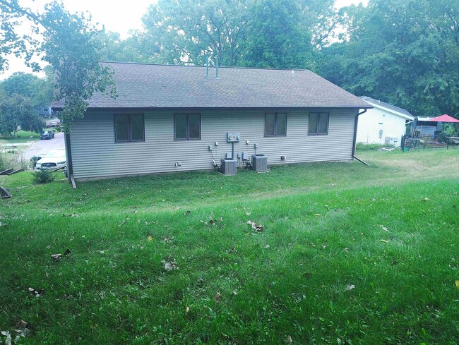 Photo - 701 Iroquois Ct