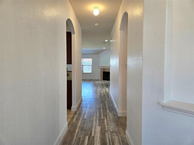 Photo - 520 Brown Juniper Way