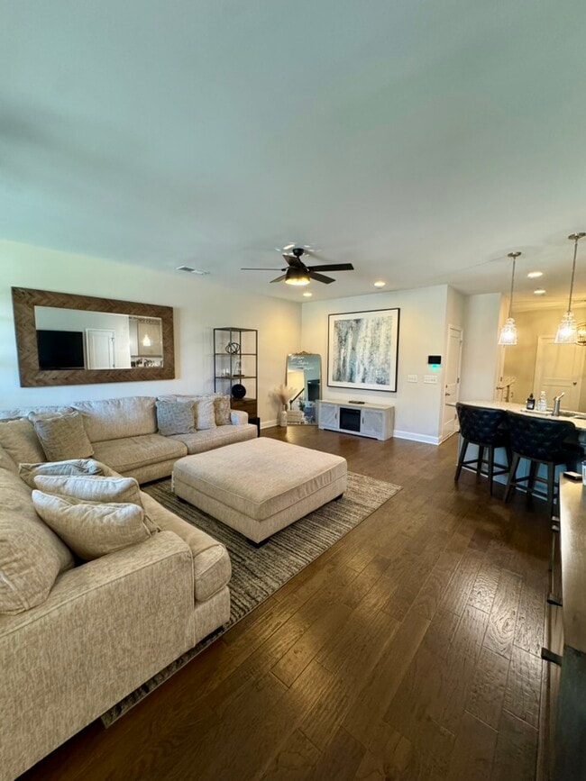 Plano de planta abierta - 143 Grandstand Blvd