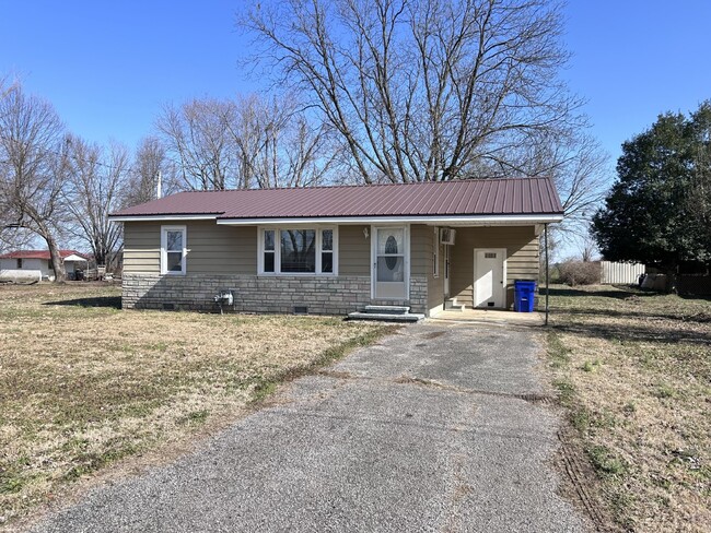 "Charming 2-Bed Home in Sharon, TN – Cozy ... - "Charming 2-Bed Home in Sharon, TN – Cozy ...