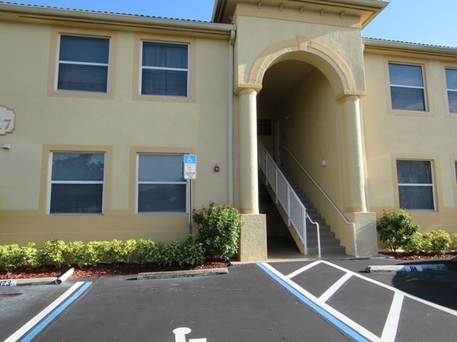 Building Photo - Bellasol 4117-121 Unit 4117 Bellasol Circle, 121 Rental