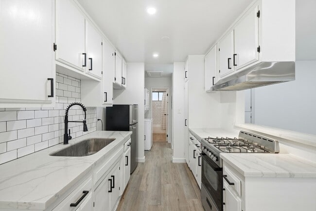 5549 Fulcher Ave Unit 1