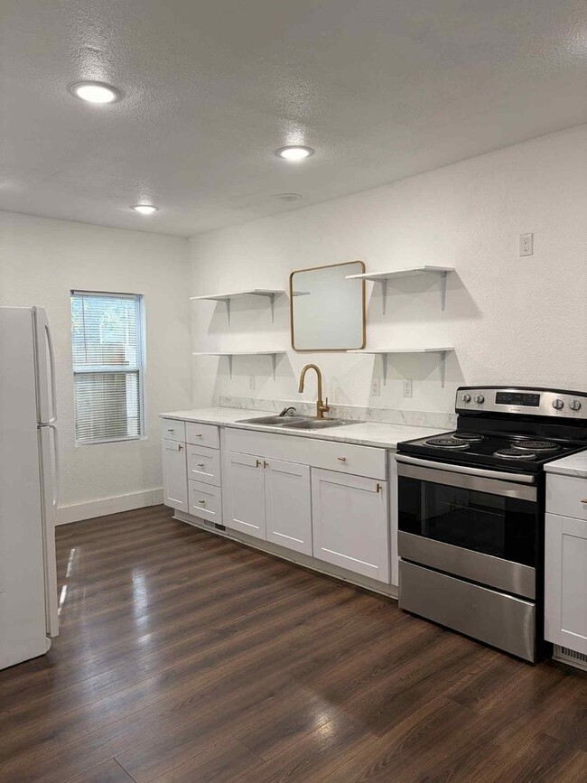 Photo - CHARMING 2 BEDROOM / 1 BATHROOM HOME IN TH...