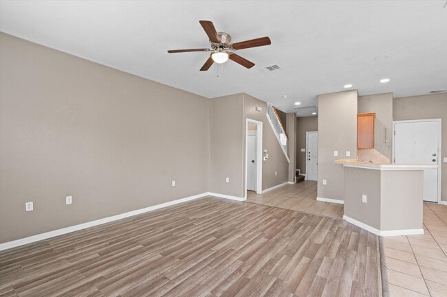 Photo - 7502 Lazy Creek Dr