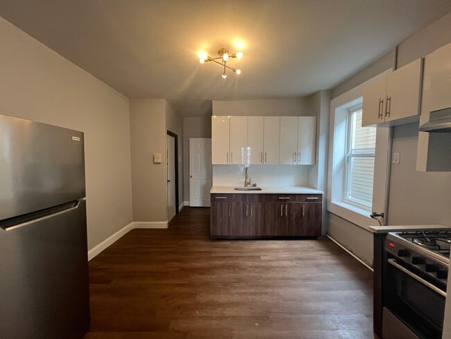 Building Photo - 937 Pavonia Ave Unit 5