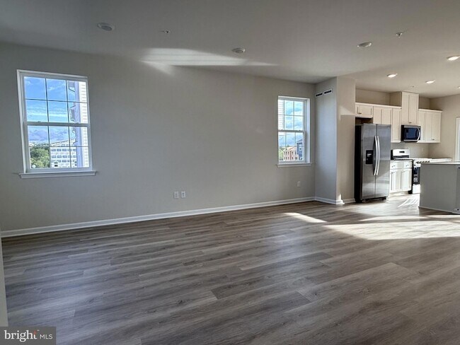 209 Independence Ct