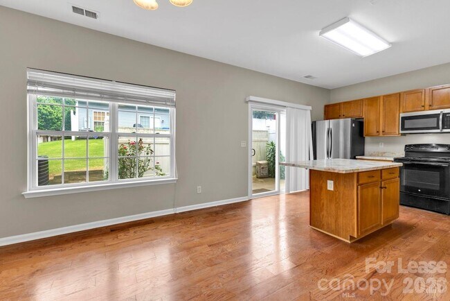 Photo - 10350 Stineway Ct
