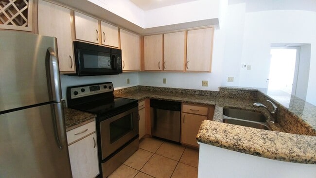 Photo - 3rd floor 2bed 2 bath on golf course
