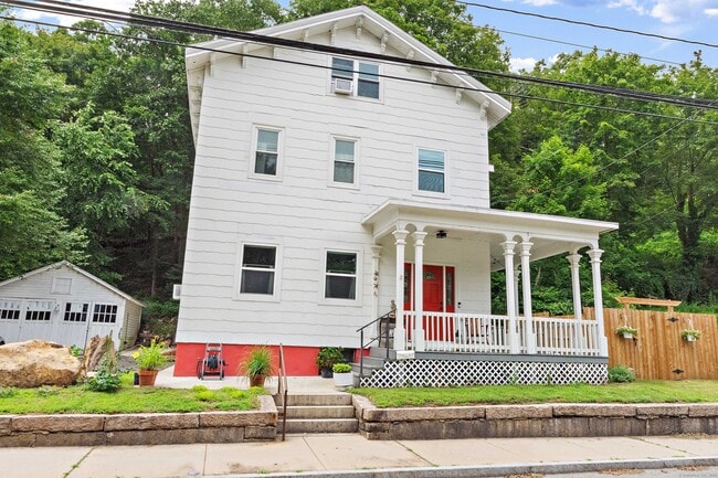 Photo - 85 W Thames St