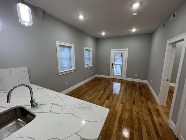 Photo - 4.0 bedroom in Somerville Massachusetts 02143 Unidad U1